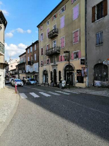 Joyeuse, Superbe Appartement D'Environs 30M2. المظهر الخارجي الصورة