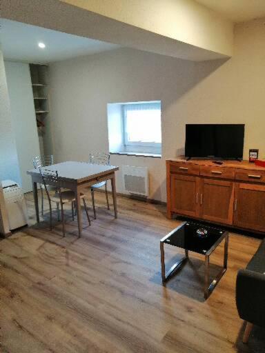 Joyeuse, Superbe Appartement D'Environs 30M2. المظهر الخارجي الصورة